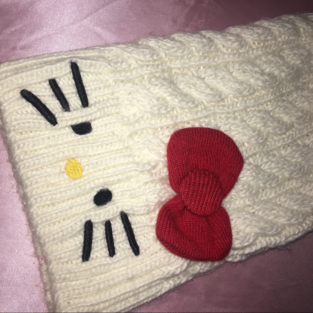 Hello kitty winter hat - Picture 2 of 2